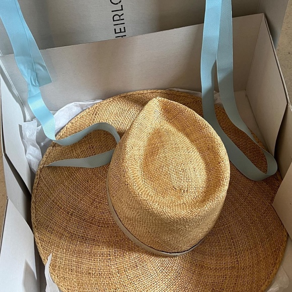 Heirloom Hats wide-brim straw hat - Picture 3 of 9
